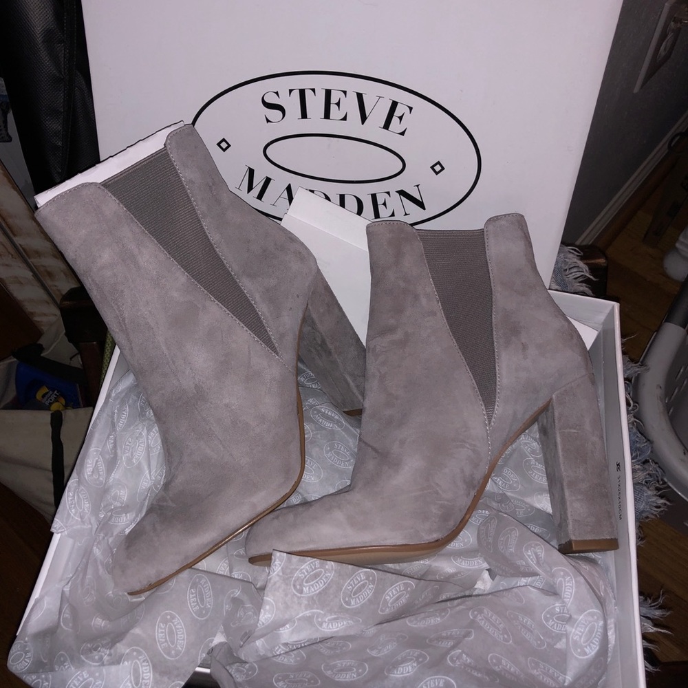 steve madden grey suede booties